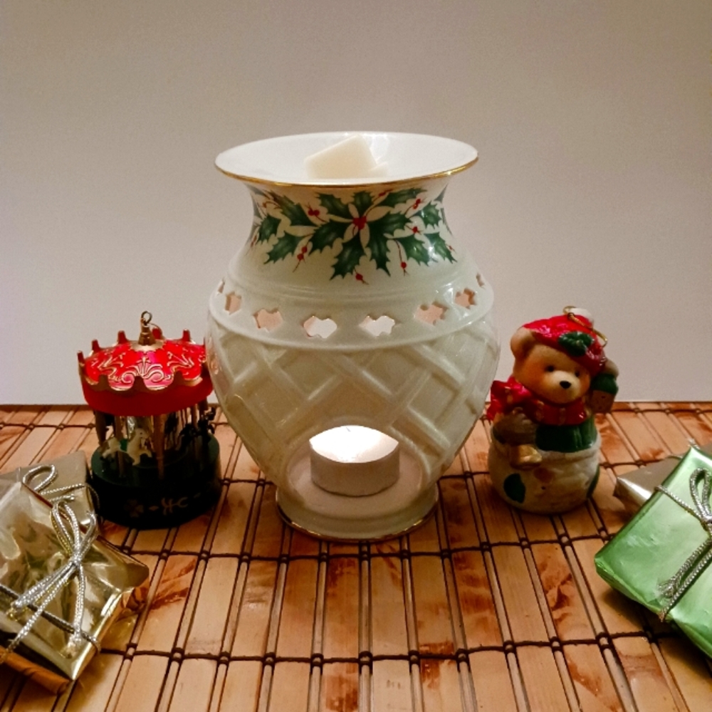 Lenox Porcelain Holiday Fragrance Warmer